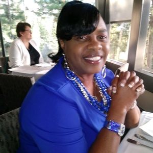 Meet your Posher, Pamela